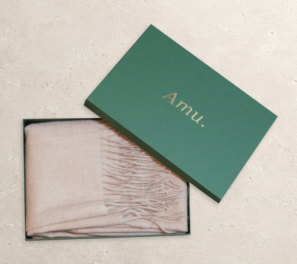 Amu.の無料ギフトボックスに収めたストール